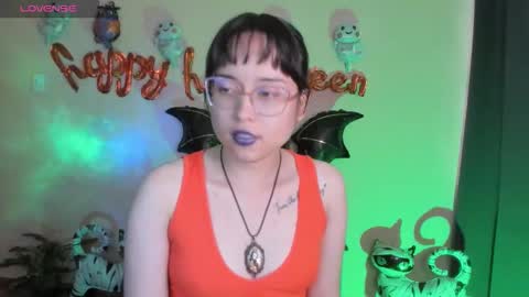 Snapshot of shantalcerezo chatting on 10/17/25, 08:11 Cat-FOLLOWME and we talk IGshantal cerezo online show from 10/17/25, 08:11