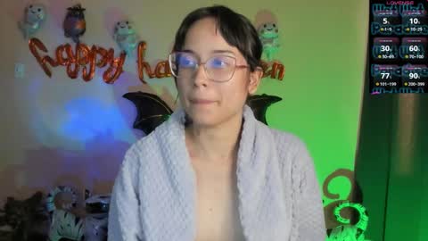 Snapshot of shantalcerezo chatting on 10/21/25, 09:59 Cat-FOLLOWME and we talk IGshantal cerezo online show from 10/21/25, 09:59