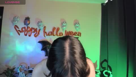 Snapshot of shantalcerezo chatting on 10/25/25, 09:53 Cat-FOLLOWME and we talk IGshantal cerezo online show from 10/25/25, 09:53
