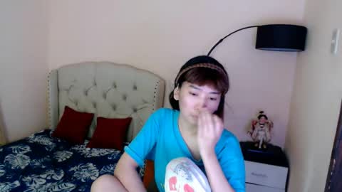 SHANTA FOX  s online show from 06/19/26, 01:32