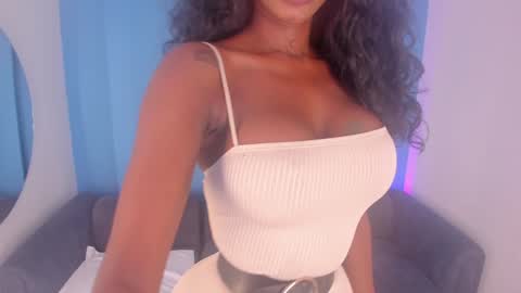 ShantallKnowles online show from 12/02/25, 01:28