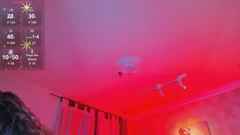 Snapshot of shantalll__ chatting on 10/30/25, 11:00 Shantal online show from 10/30/25, 11:00