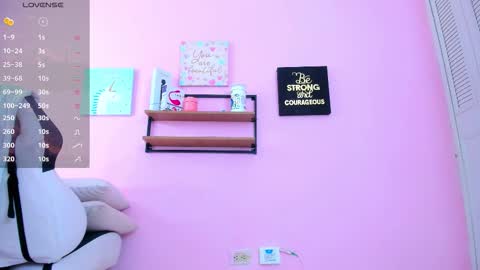 Snapshot of shantals chatting on 10/05/25, 11:02 shantals online show from 10/05/25, 11:02