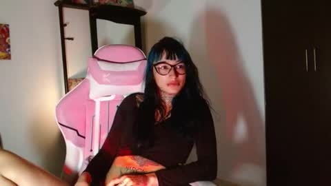 sharaross1 online show from 10/18/25, 01:30