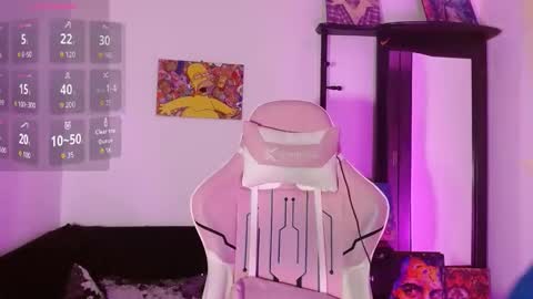 Snapshot of sharaross1 chatting on 12/18/25, 02:06 sharaross1 online show from 12/18/25, 02:06