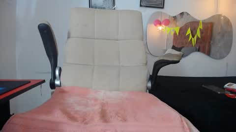 Snapshot of sharick_greco chatting on 09/16/25, 12:17 SHARICK online show from 09/16/25, 12:17