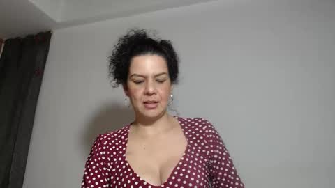 sharickleon11 online show from 10/02/25, 12:39