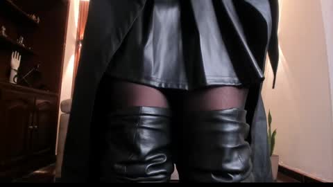 Snapshot of sharith_gh chatting on 04/17/26, 03:26 Sharith online show from 04/17/26, 03:26