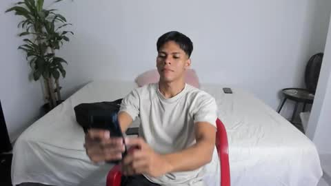 Snapshot of shark_boy21 chatting on 10/26/25, 10:04 shark_boy21 online show from 10/26/25, 10:04