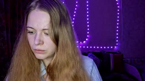 Snapshot of sharlalaskin chatting on 11/05/25, 07:41 Annie online show from 11/05/25, 07:41