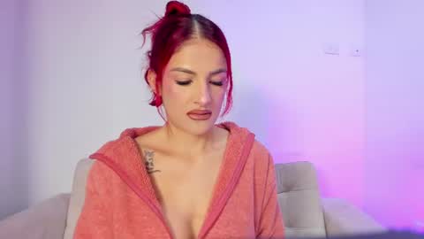 Hi fiends ---- I usually start online from Monday to Friday from 1000 am Saturdays and Sundays at 600 am Colombia time online show from 07/11/26, 09:45
