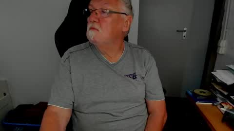 sharlots_pet online show from 04/27/26, 08:45