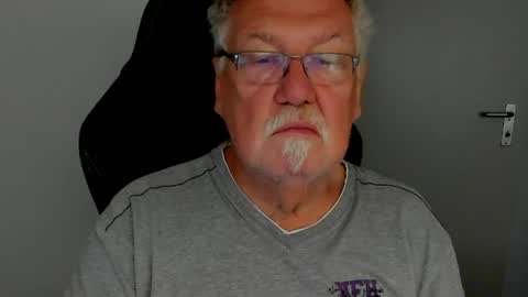 sharlots_pet online show from 04/28/26, 09:47