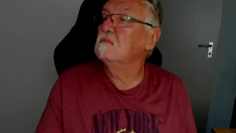 sharlots_pet online show from 05/05/26, 12:02