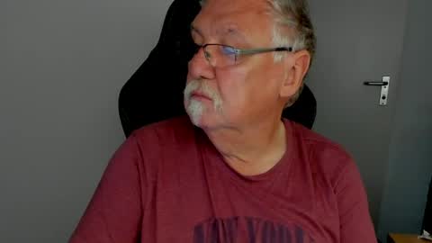 sharlots_pet online show from 05/07/26, 10:42