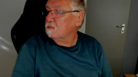 sharlots_pet online show from 05/08/26, 06:52