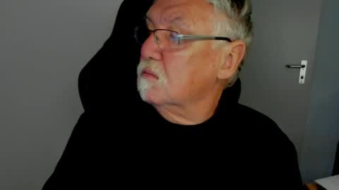 sharlots_pet online show from 05/12/26, 10:34
