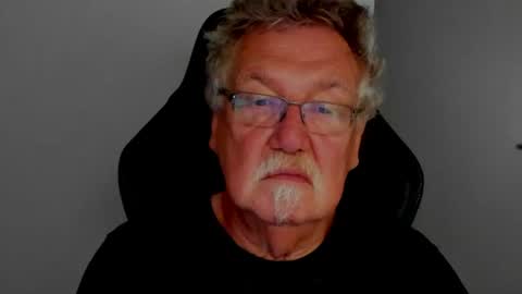sharlots_pet online show from 06/12/26, 11:42
