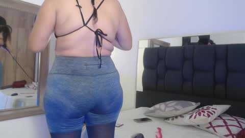 Snapshot of sharlotte__jones chatting on 12/06/24, 04:06 Sara online show from 12/06/24, 04:06