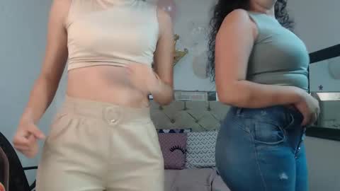 Snapshot of sharlotte__jones chatting on 01/18/25, 02:55 Sara online show from 01/18/25, 02:55