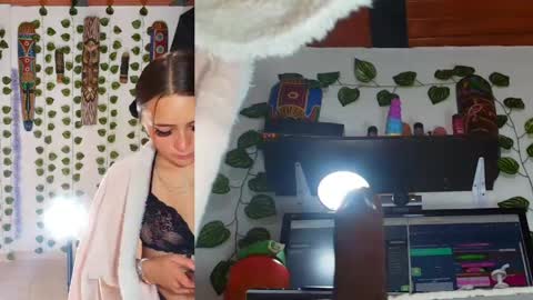 Snapshot of sharlotte_sexx chatting on 04/15/26, 06:15 S online show from 04/15/26, 06:15