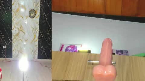 Snapshot of sharlotte_sexx chatting on 05/14/26, 03:24 S online show from 05/14/26, 03:24