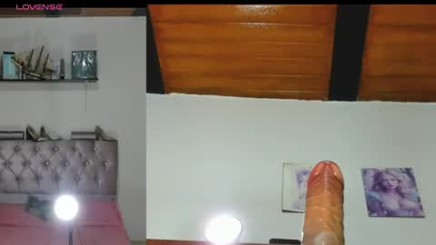 Snapshot of sharlotte_sexx chatting on 06/17/26, 03:42 S online show from 06/17/26, 03:42