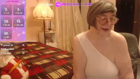 Snapshot of sharon_amore chatting on 12/05/25, 04:58 Helena online show from 12/05/25, 04:58