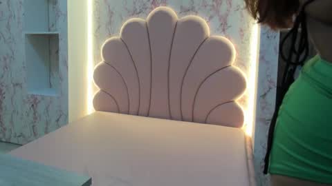 Snapshot of sharon_curvvy chatting on 09/27/25, 03:55 Sharon Curvvy online show from 09/27/25, 03:55