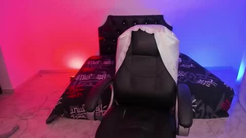 sharon_doll_ online show from 10/18/25, 04:59