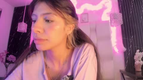 Snapshot of sharon_justin_ chatting on 05/19/26, 06:58 Sharon online show from 05/19/26, 06:58