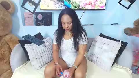 Snapshot of sharon_noa chatting on 05/27/26, 02:47 Sharon Noa online show from 05/27/26, 02:47