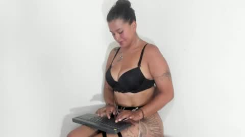 Snapshot of sharoncute17 chatting on 06/03/26, 08:58 sharoncute17 online show from 06/03/26, 08:58