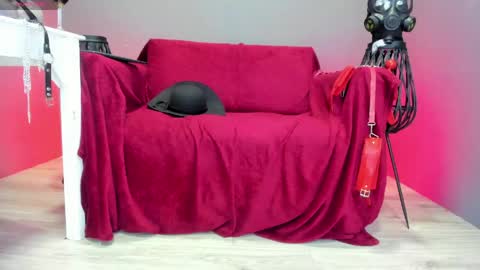 Snapshot of sharoon_gold chatting on 04/15/26, 03:02 Your mistress Sharon online show from 04/15/26, 03:02
