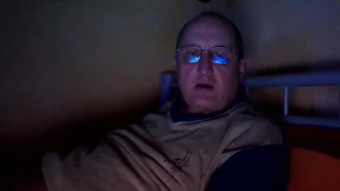 Snapshot of sharpshoder chatting on 03/08/25, 09:40 Peter online show from 03/08/25, 09:40