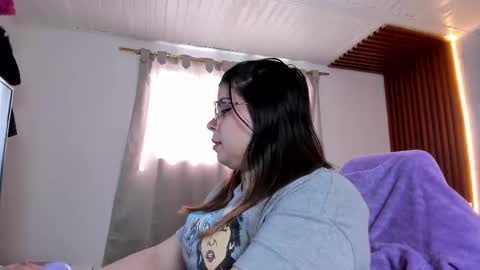 SASHA BLOOM online show from 09/15/25, 07:47