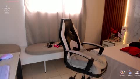 SASHA BLOOM online show from 11/26/25, 04:41