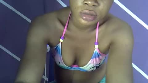 Snapshot of shawnie_baby chatting on 09/28/25, 10:04 shawnie_baby online show from 09/28/25, 10:04