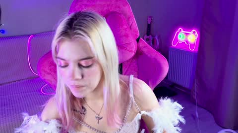 Lola online show from 01/19/25, 06:32