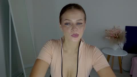 Snapshot of shawty_sue chatting on 11/01/25, 11:34 Sue online show from 11/01/25, 11:34