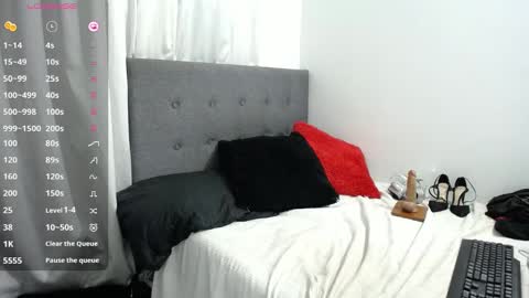 Snapshot of shayla_10 chatting on 10/05/25, 10:51 shayla_10 online show from 10/05/25, 10:51