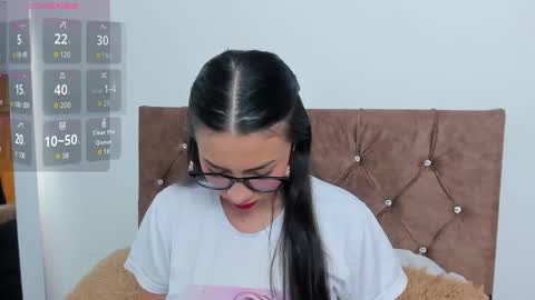 Snapshot of shayla__bross chatting on 12/14/25, 01:05 shayla bross online show from 12/14/25, 01:05