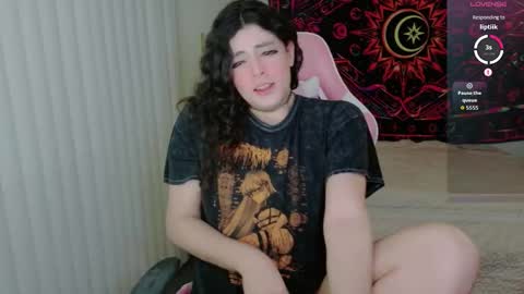 Snapshot of shayminx chatting on 12/22/25, 11:24 Shayminx online show from 12/22/25, 11:24