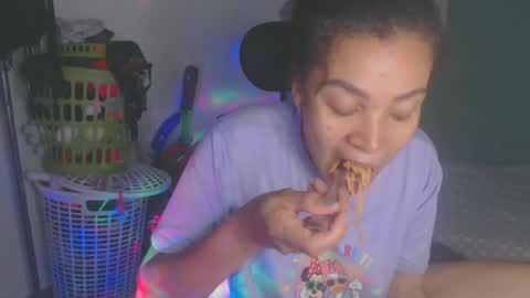 Shayna online show from 06/30/26, 12:44