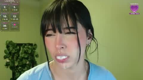 Snapshot of she_alice chatting on 06/05/26, 06:52 she_alice online show from 06/05/26, 06:52
