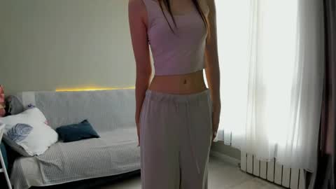 Snapshot of she_angell chatting on 06/01/26, 02:35 Anny online show from 06/01/26, 02:35