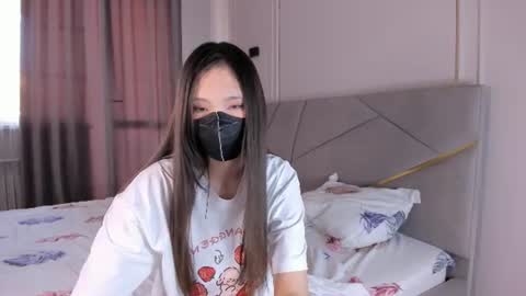 Snapshot of she_angell chatting on 07/19/26, 01:48 Anny online show from 07/19/26, 01:48