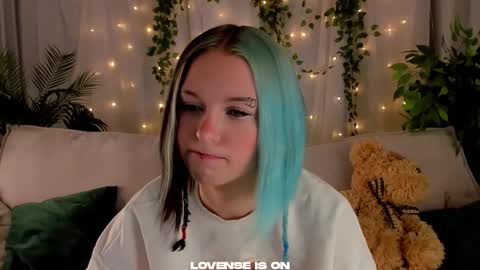 Anika online show from 10/01/25, 11:38