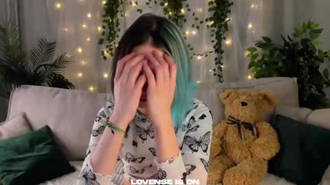 Anika online show from 10/03/25, 12:02