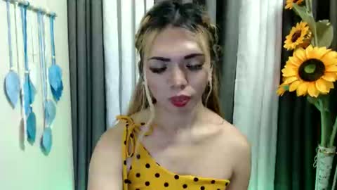Snapshot of shea_andrea chatting on 03/15/26, 08:04 shea_andrea online show from 03/15/26, 08:04